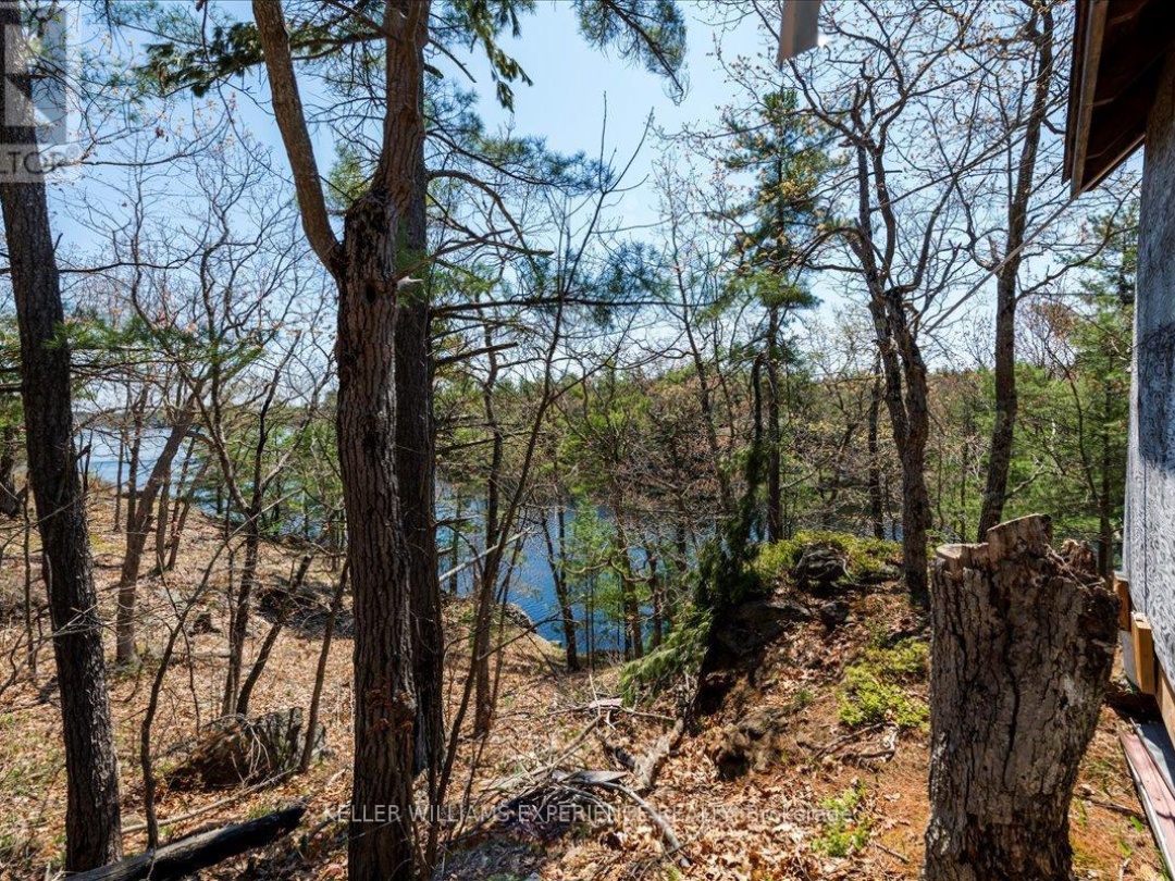 1075 HEINTZMAN GATE, Sparrow Lake