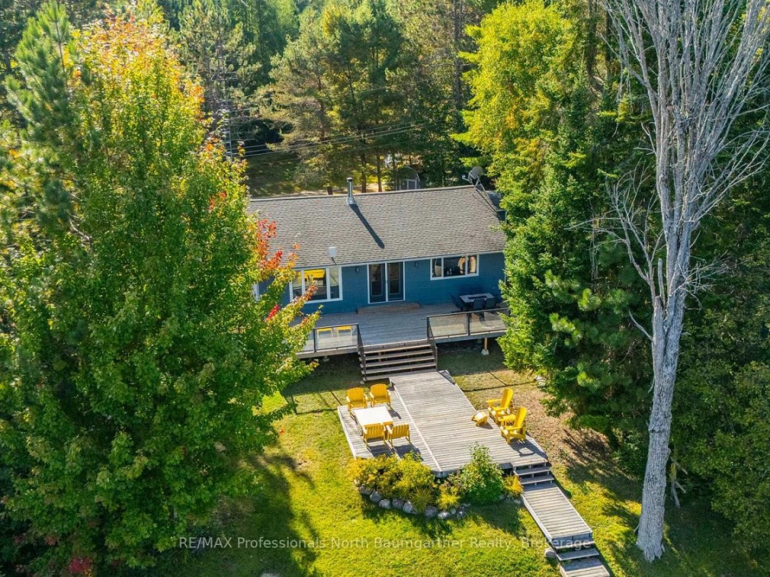 1086 CAMERON LANE, 