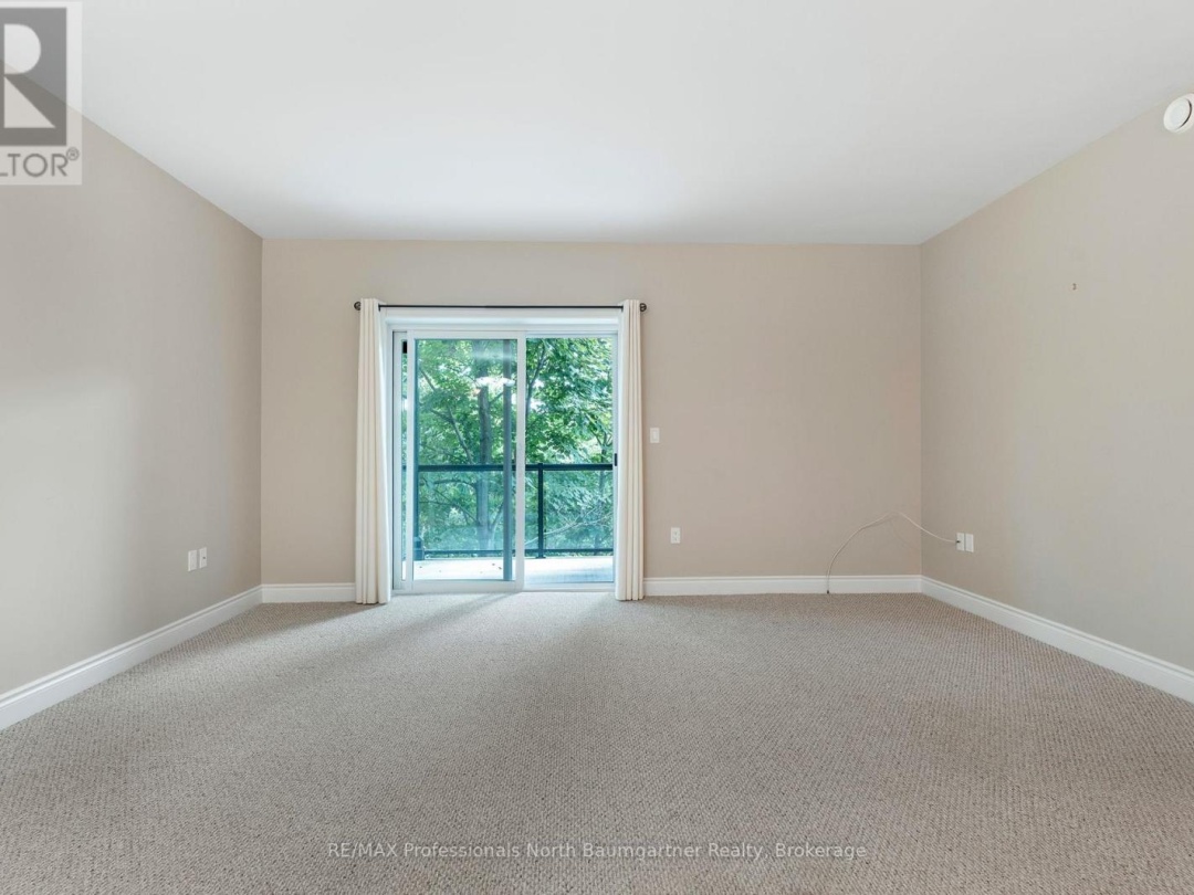 208 - 4 LAKE AVENUE, 