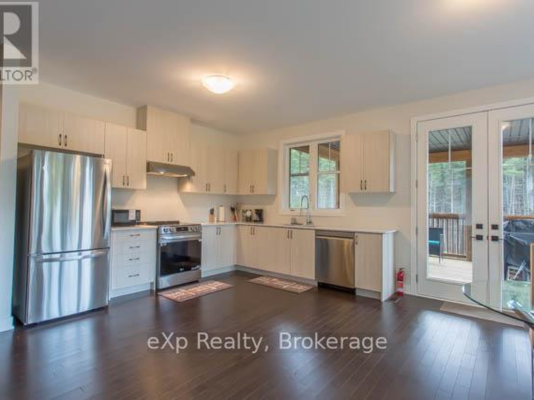 40 - 1052 GREENSVIEW DRIVE, 