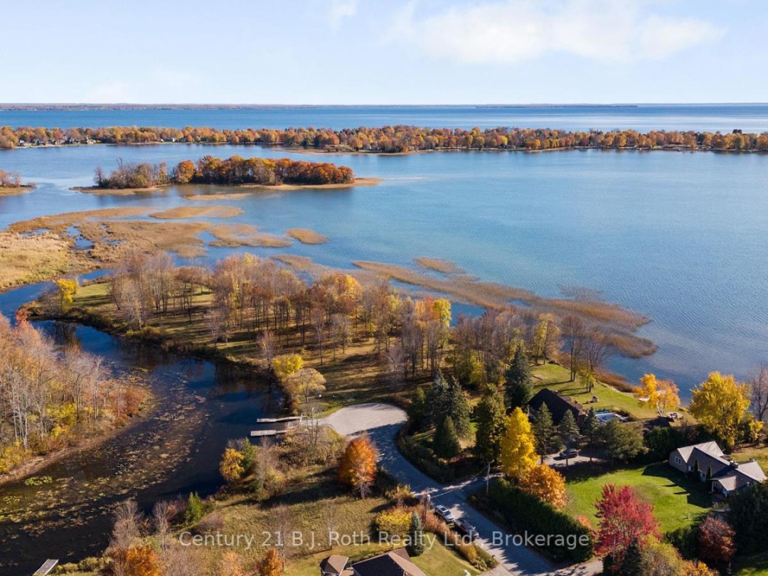 3772 Harry's Lane, Lake Simcoe