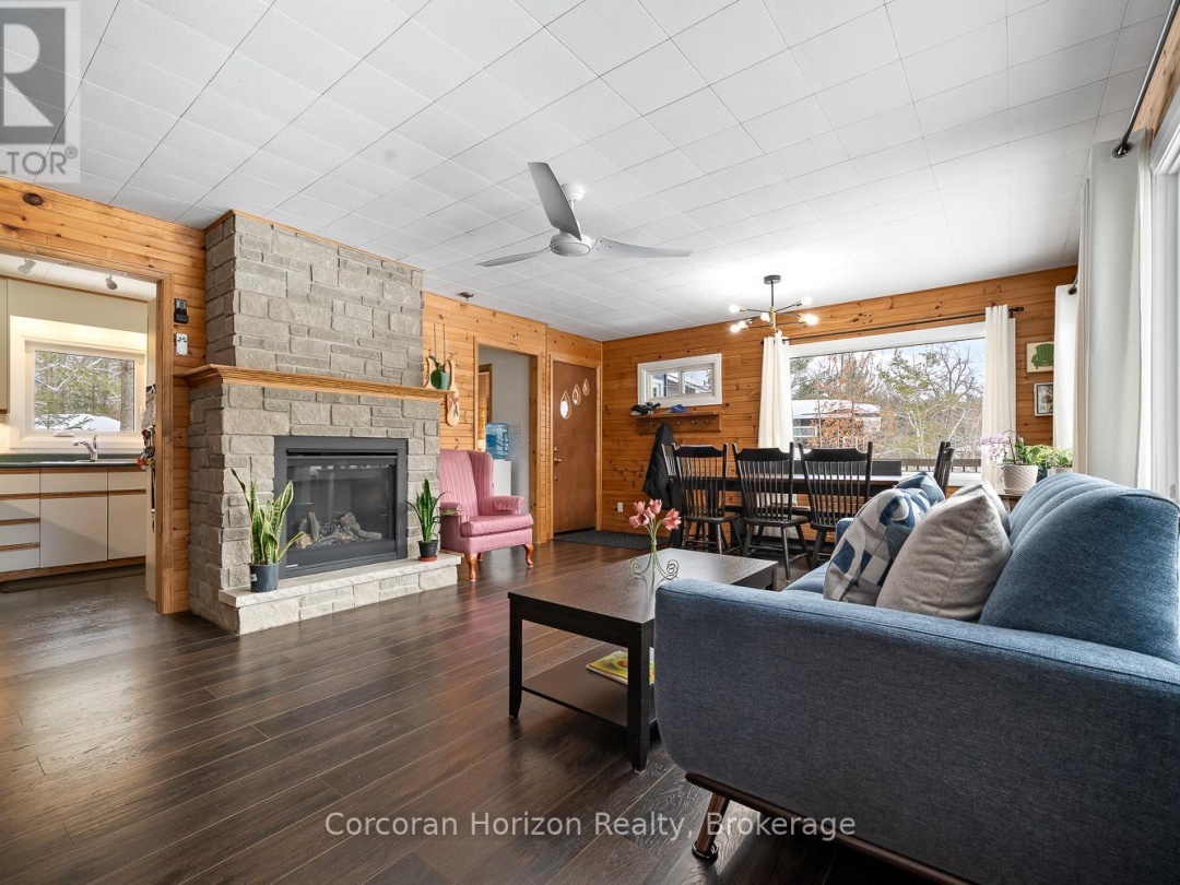 3000 WHELAN WAY, Black River
