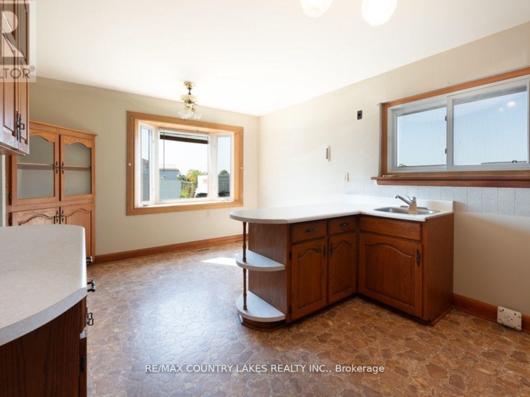 895 HIGHWAY 7 ROAD, 