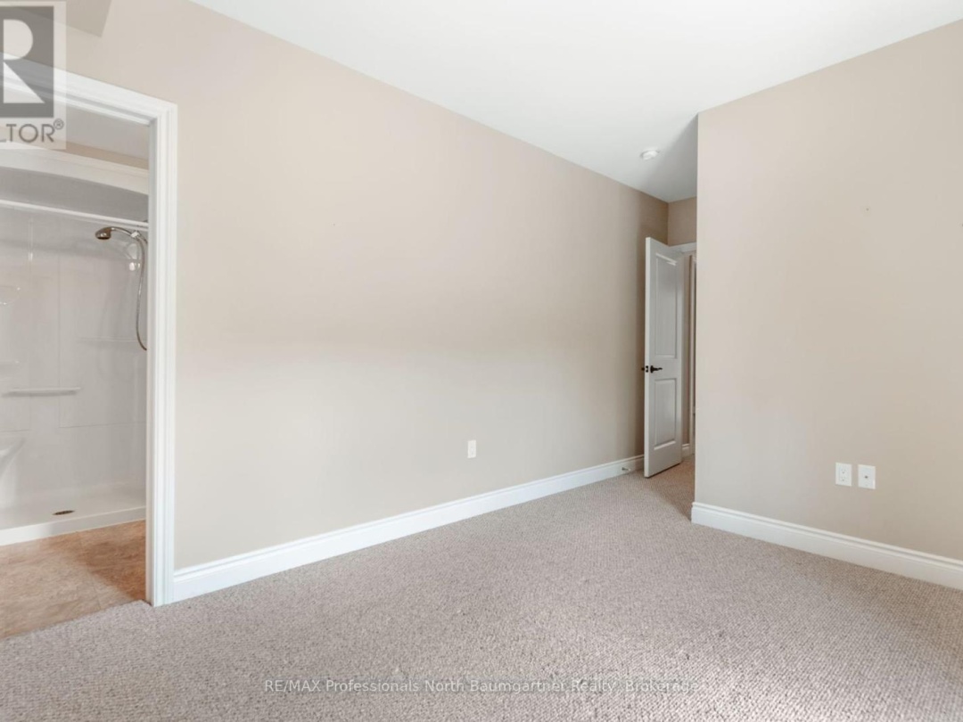 208 - 4 LAKE AVENUE, 
