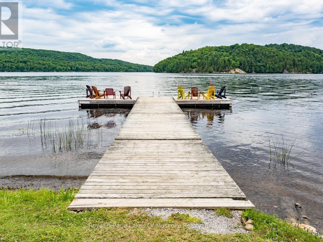 32 MAPLE LEAF DRIVE, Lake Vernon