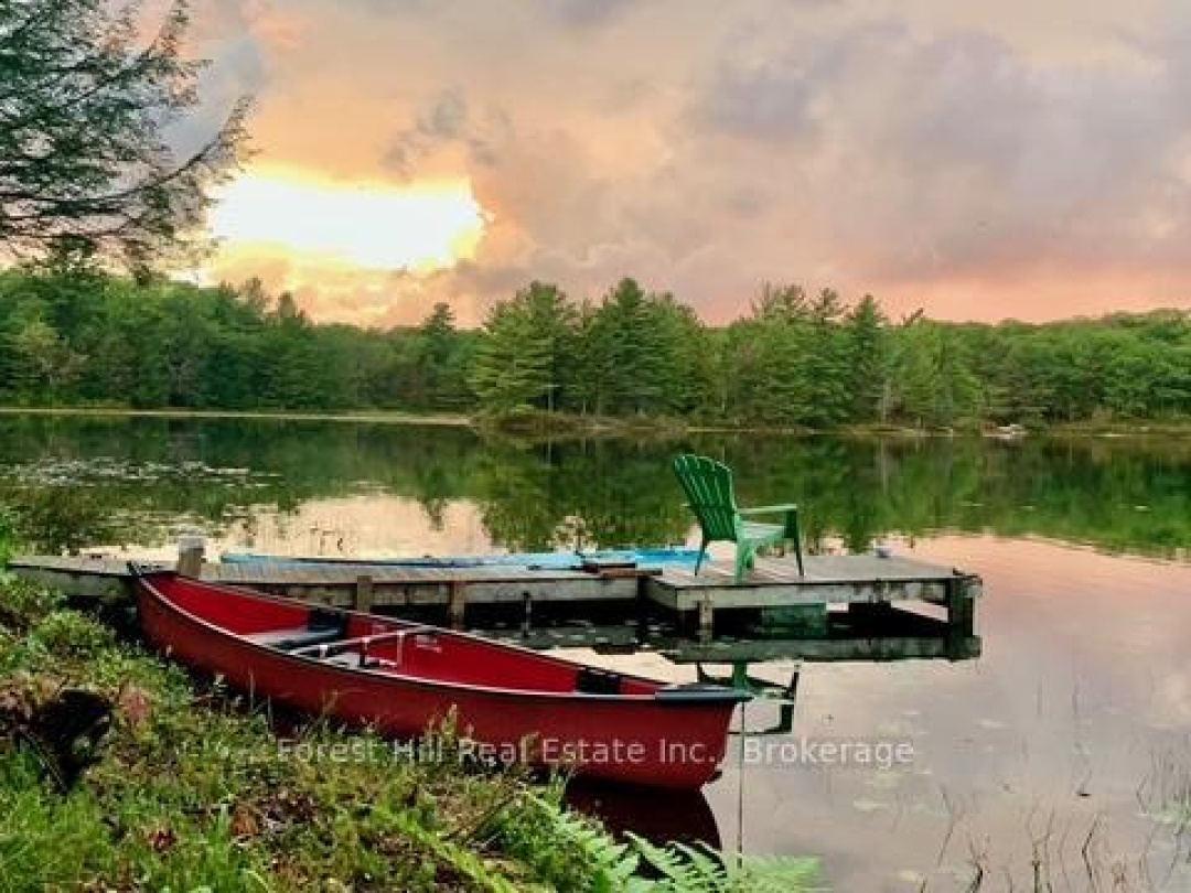60 Hawksview Lane, Faris Lake