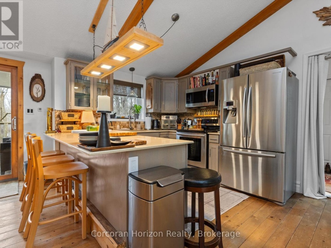 2517 HONEY HARBOUR ROAD, 
