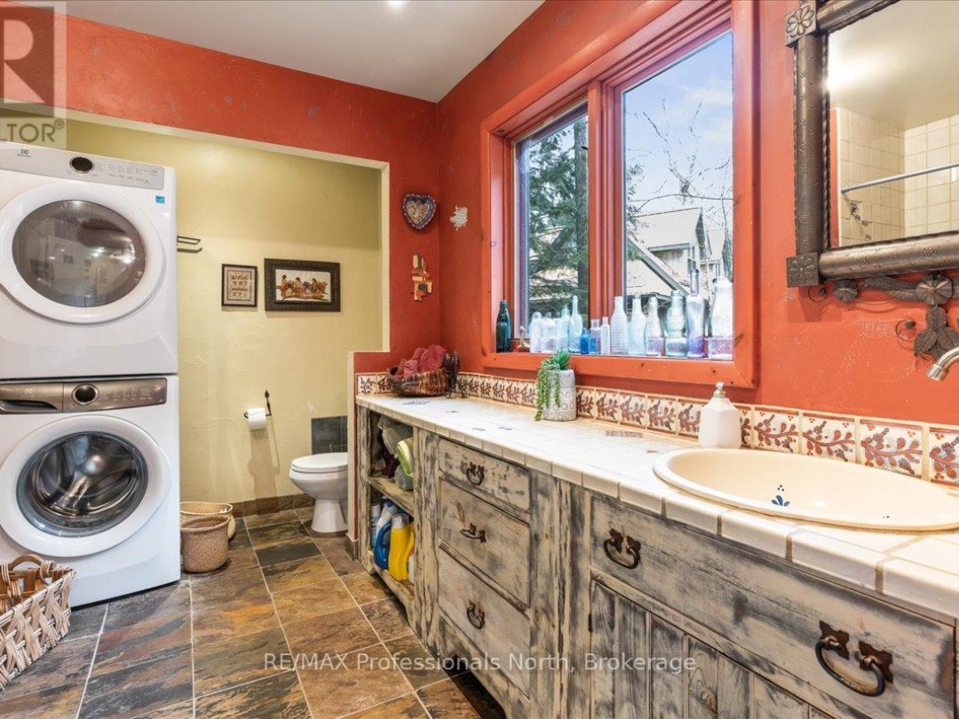 1032 Parallel Falls Lane, Mountain Lake