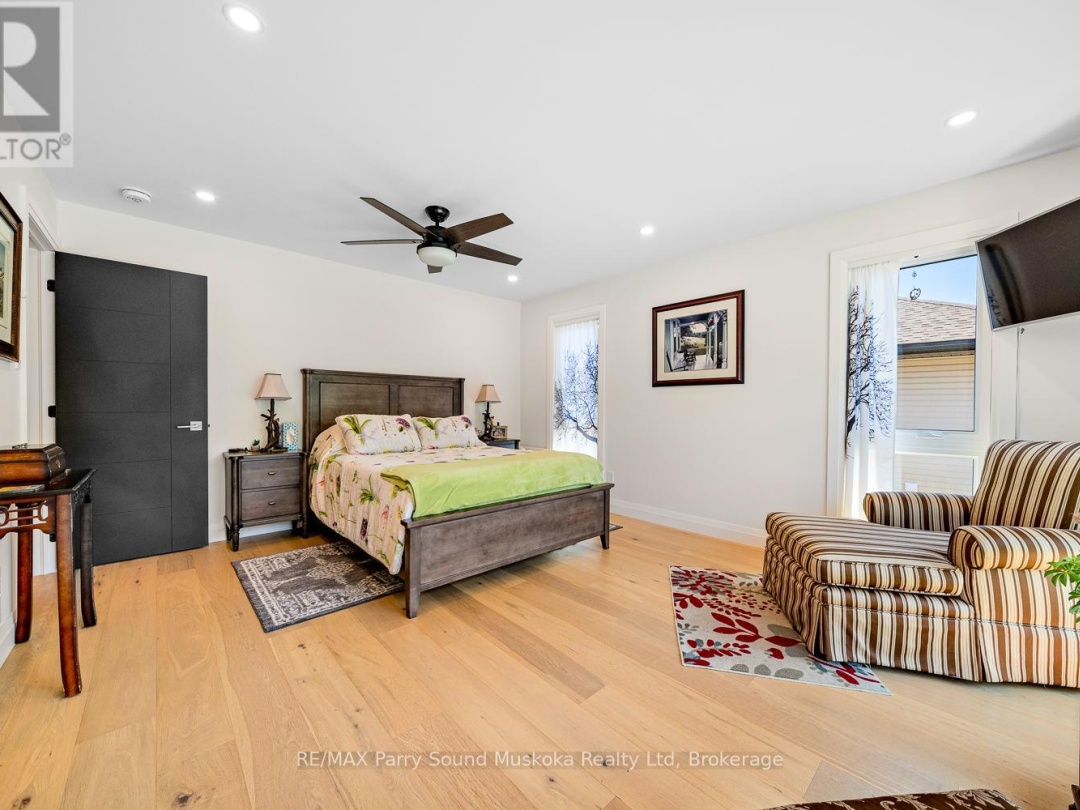 44 DENNIS DRIVE, Parry Sound