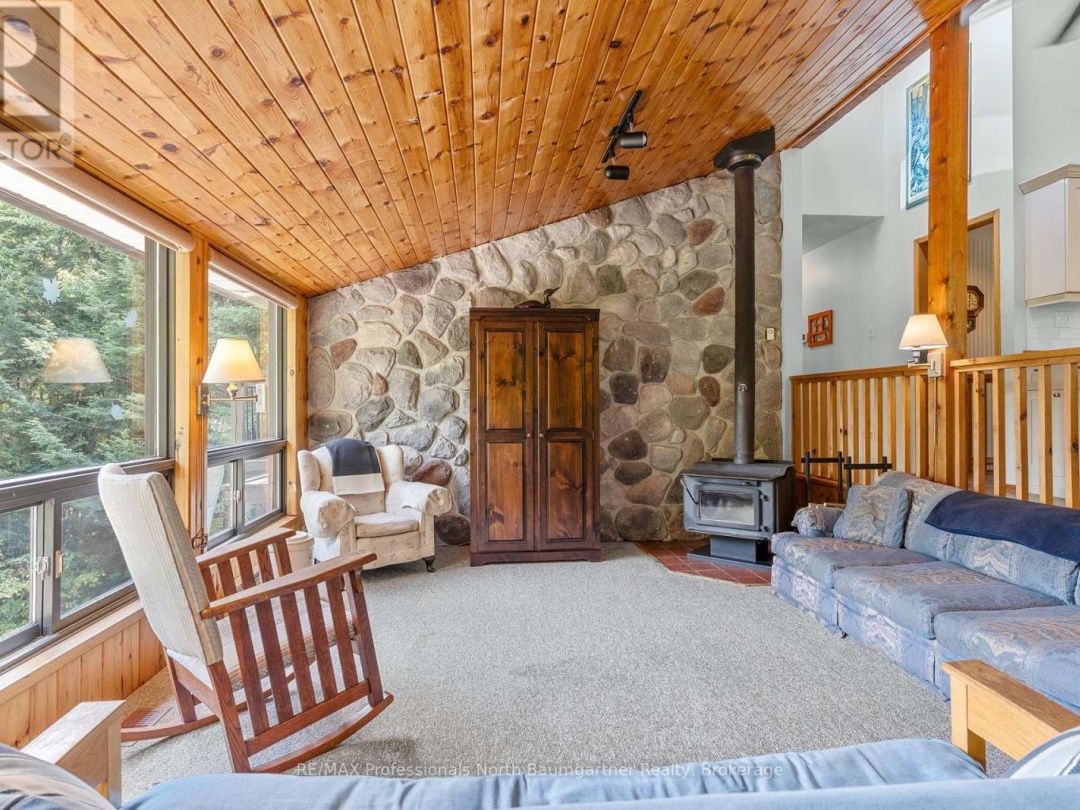 1976 REDKENN ROAD, 