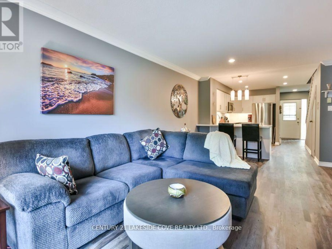 UNIT #7 - 70 LAGUNA PARKWAY, 