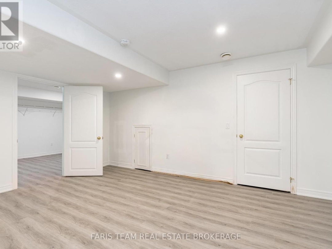 2 VANESSA DRIVE, 