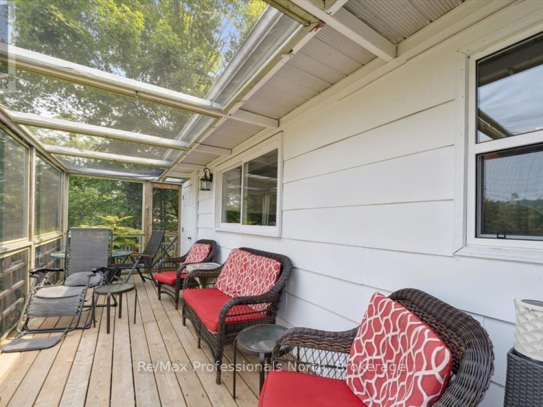 1042 RIVER HAVEN ROAD, Muskoka River