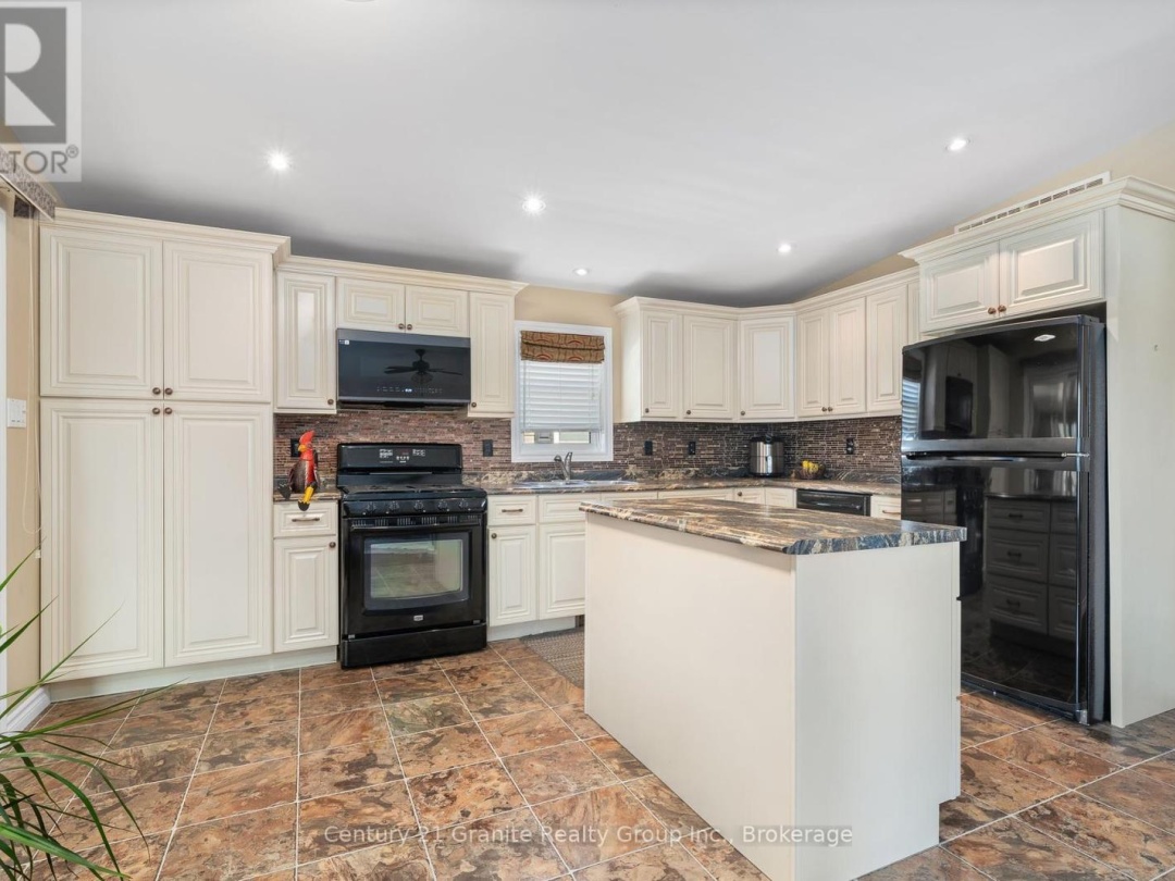 58 CREEKSIDE CIRCLE, 