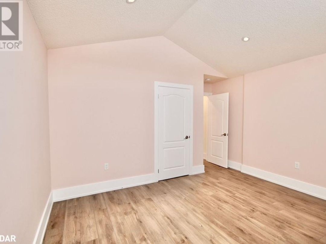 1348 Hawk Ridge Crescent, Severn