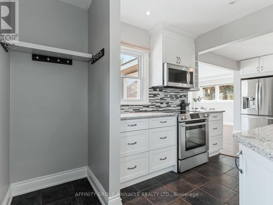 88 Simcoe Street, Lake Simcoe