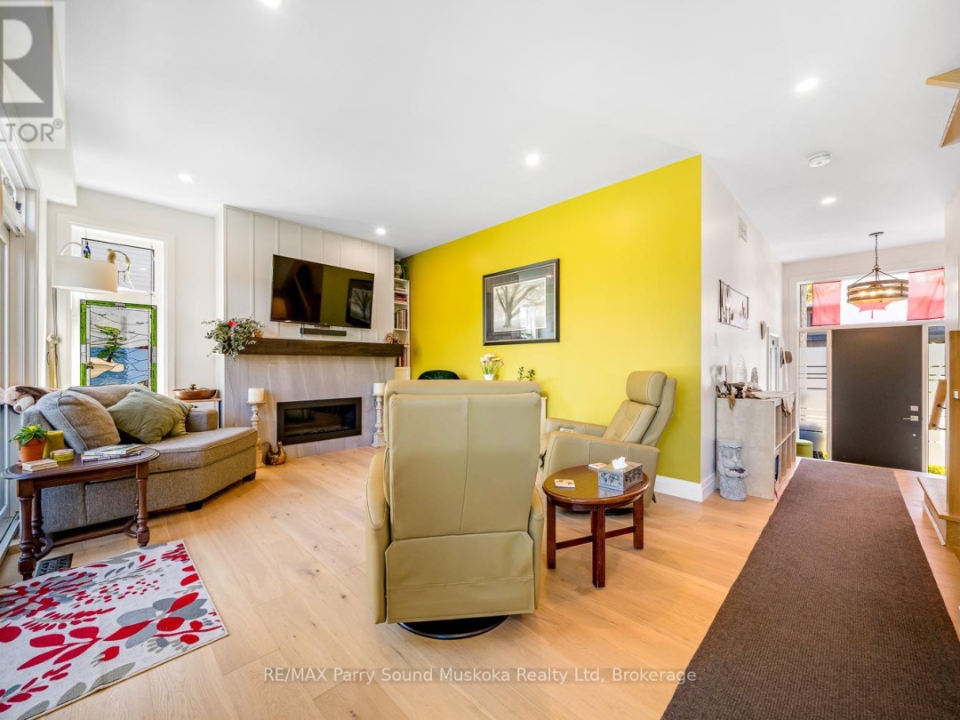 44 DENNIS DRIVE, Parry Sound