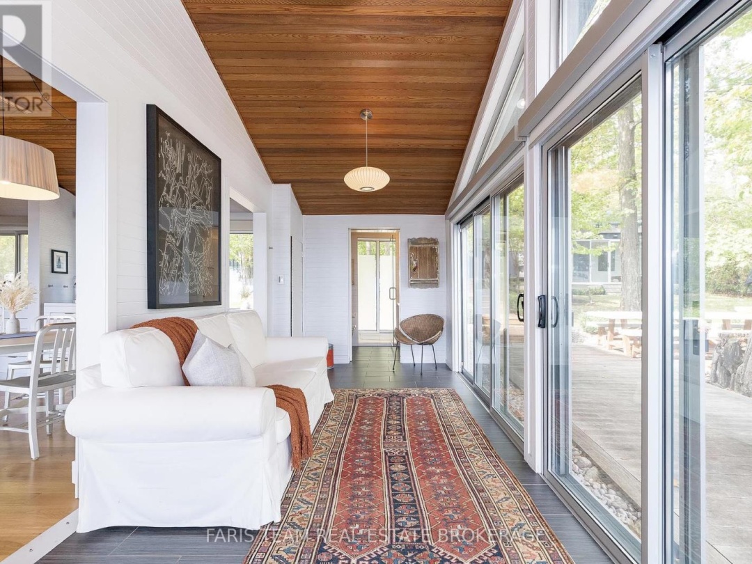 45 IVY LANE, 