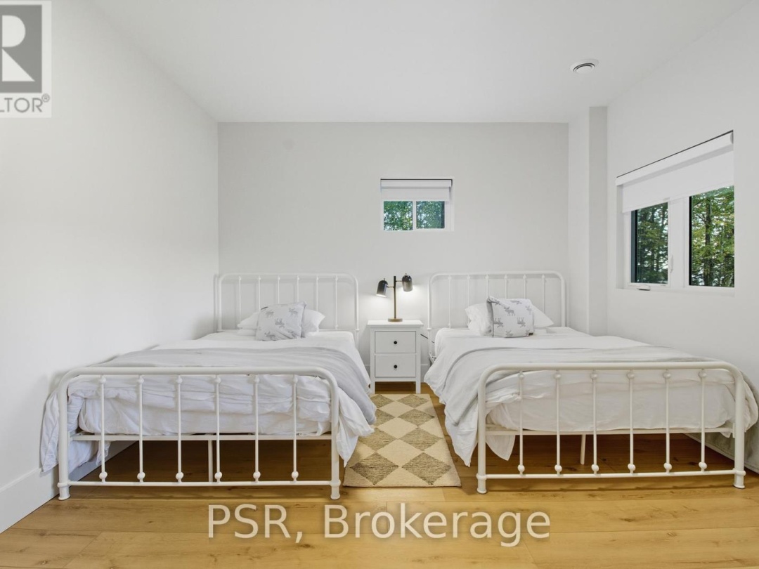 1399 BAYBREEZE LANE, 