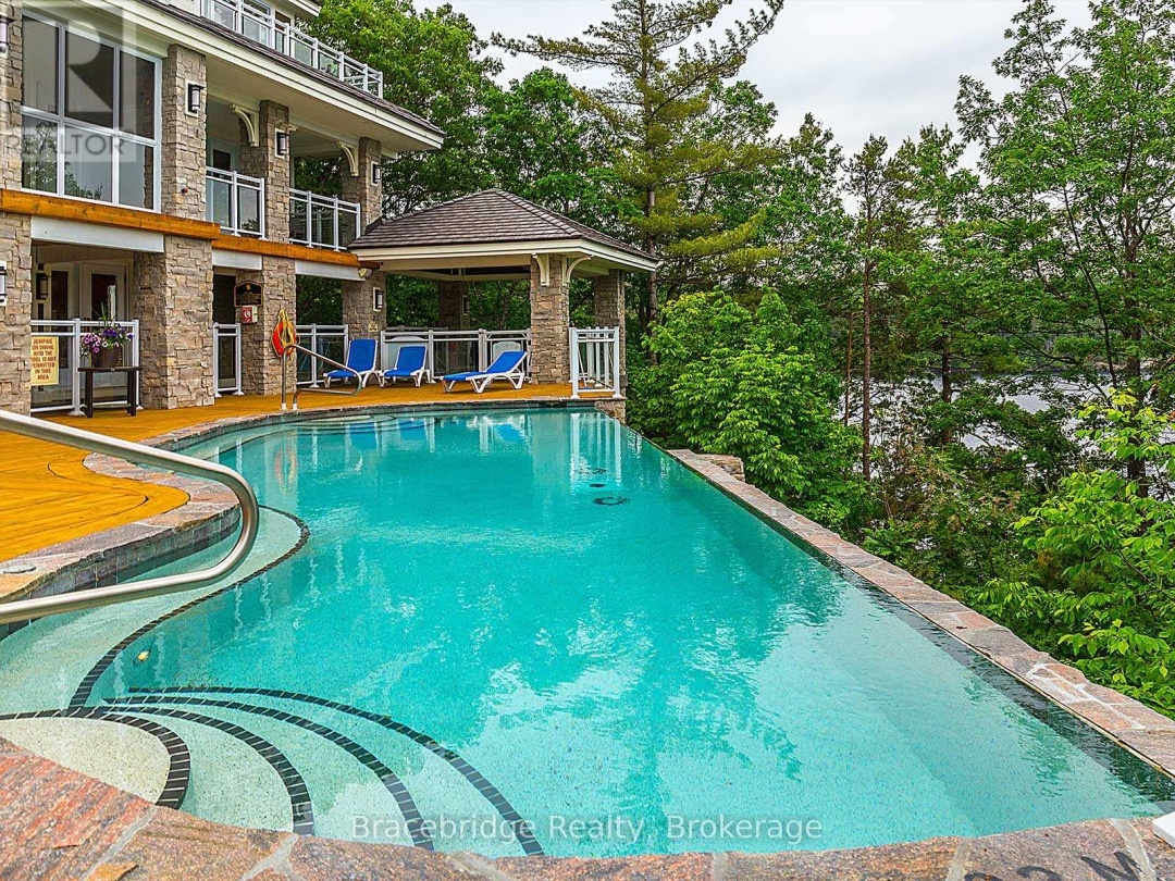 L215-C2 - 1869 MUSKOKA RD 118 HIGHWAY W, Lake Muskoka