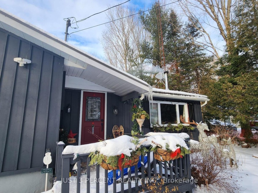 55 Northern Avenue, Little Bald Lake