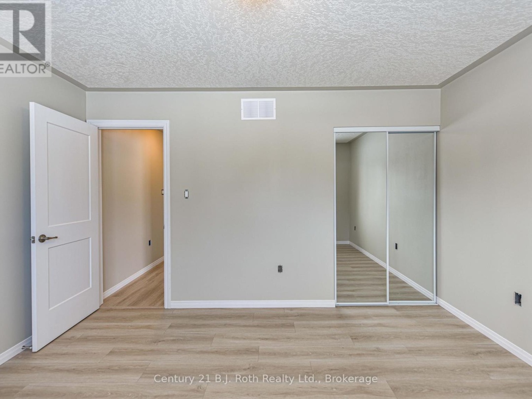 3382 Azcona Avenue, Severn
