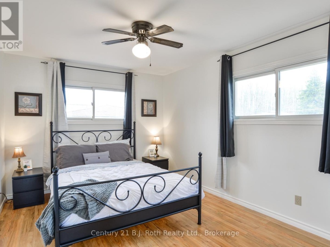 231 VICTORIA CRESCENT, Lake Simcoe