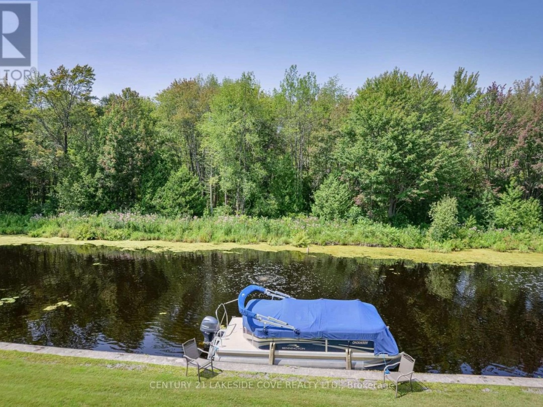Unit 16 2 Paradise Boulevard W, Lake Simcoe