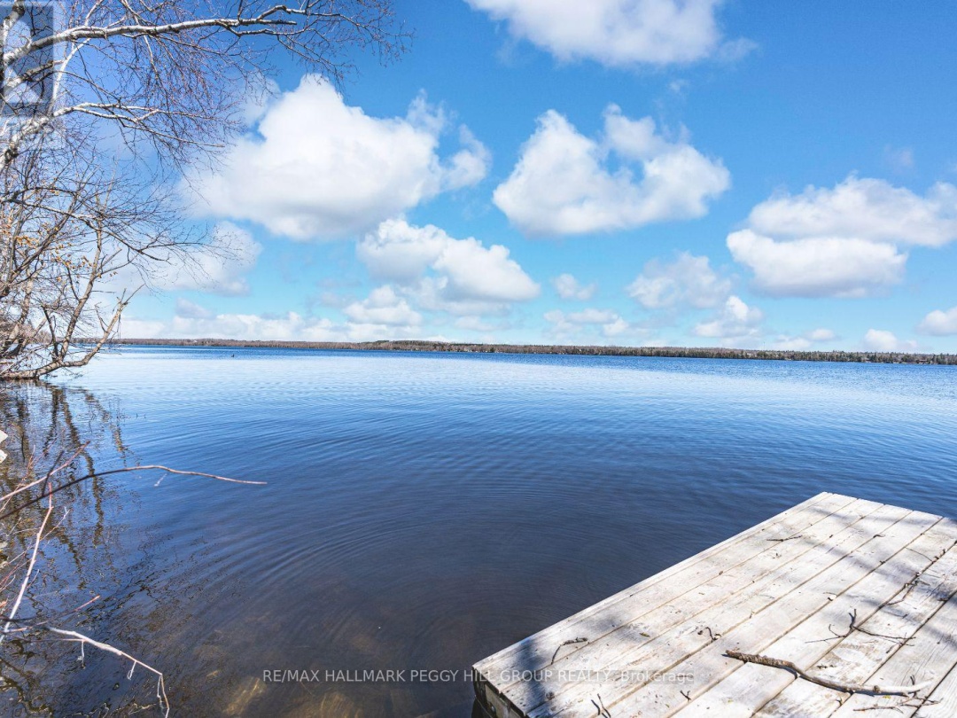185 Avery Point Road, Dalrymple Lake