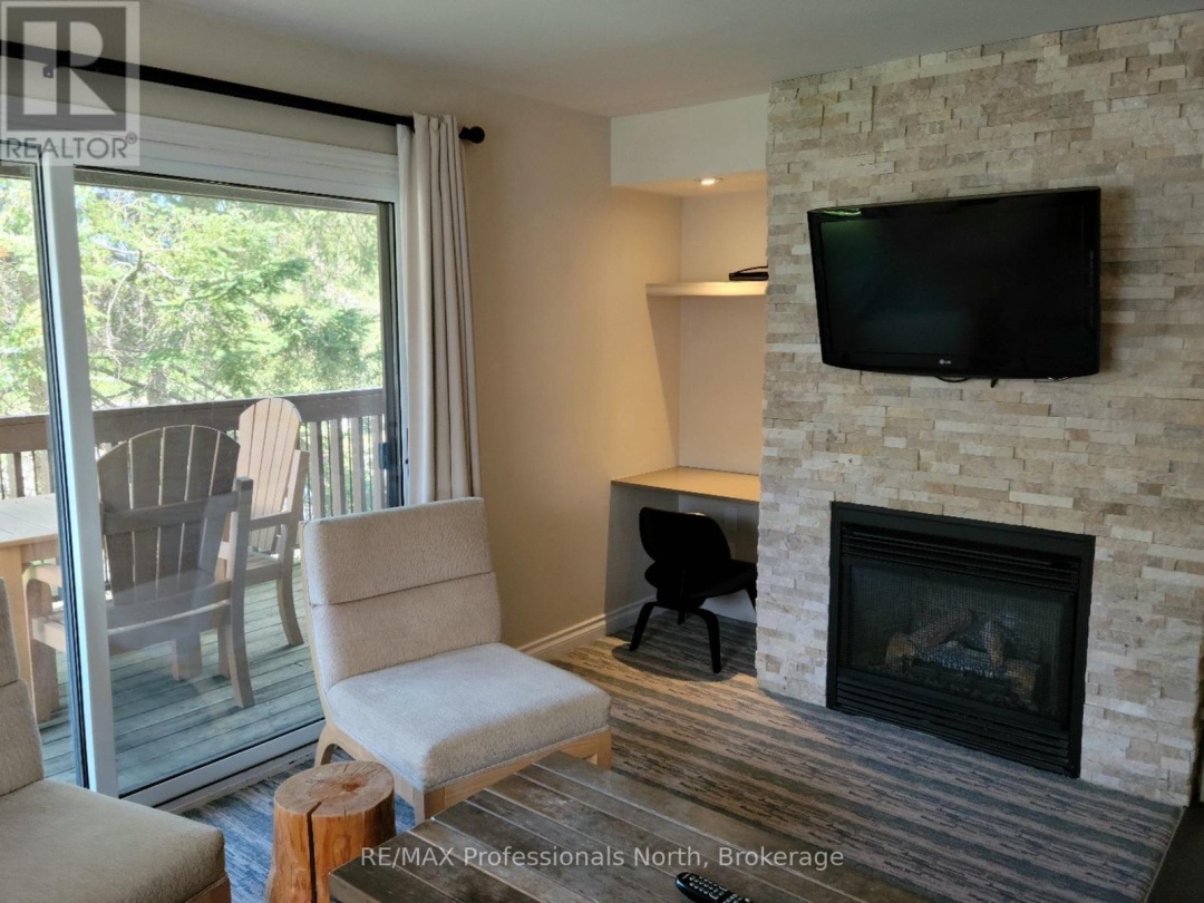 54 207 1235 Deerhurst Drive, Peninsula Lake