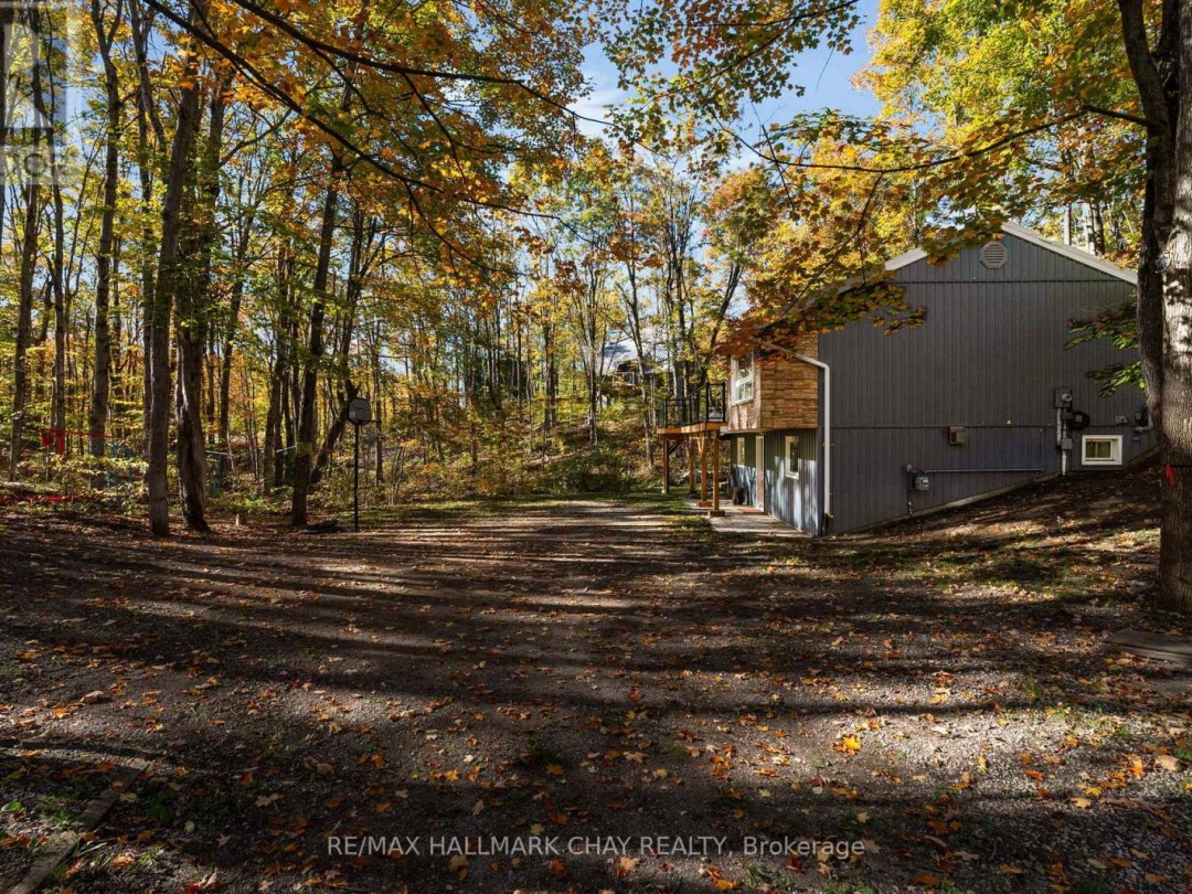 1 IROQUOIS RIDGE,