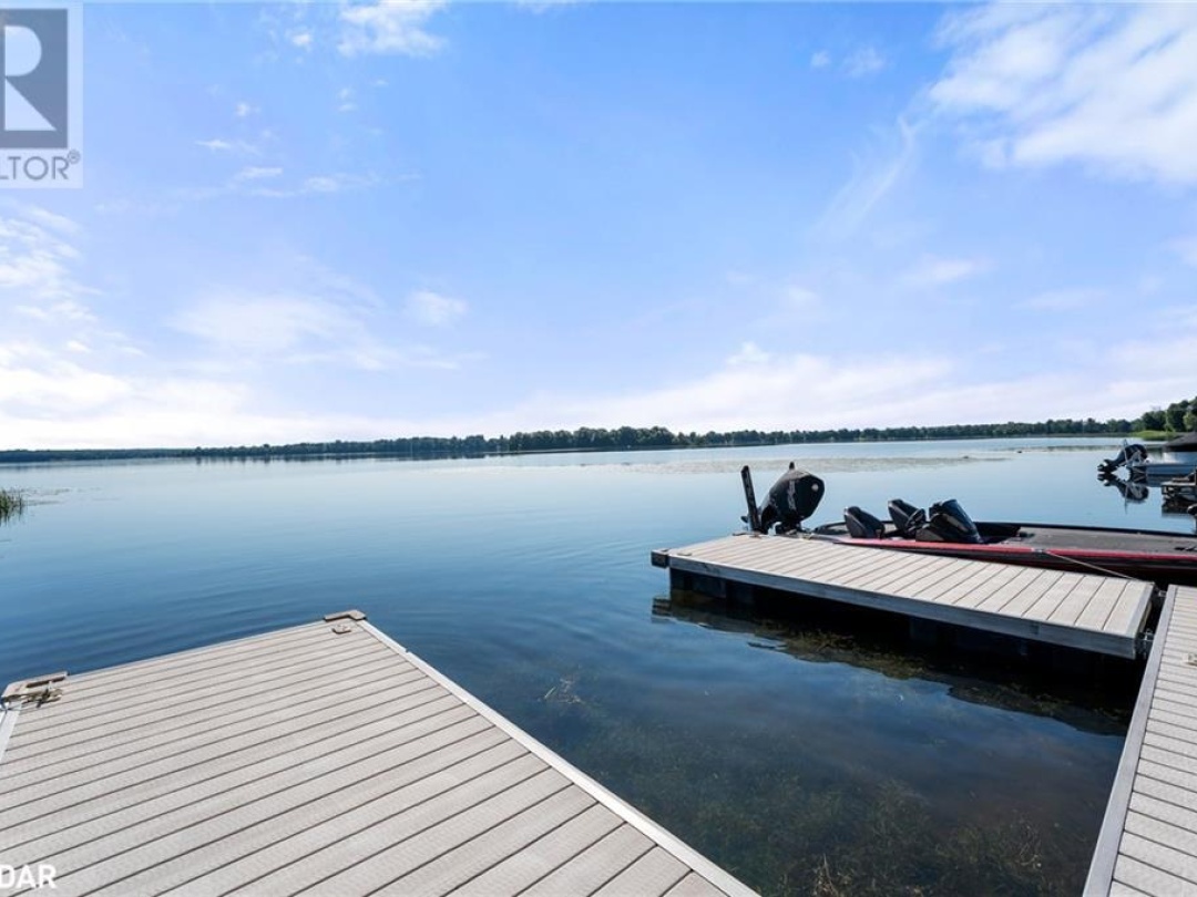 104 Fulsom Crescent, Dalrymple Lake