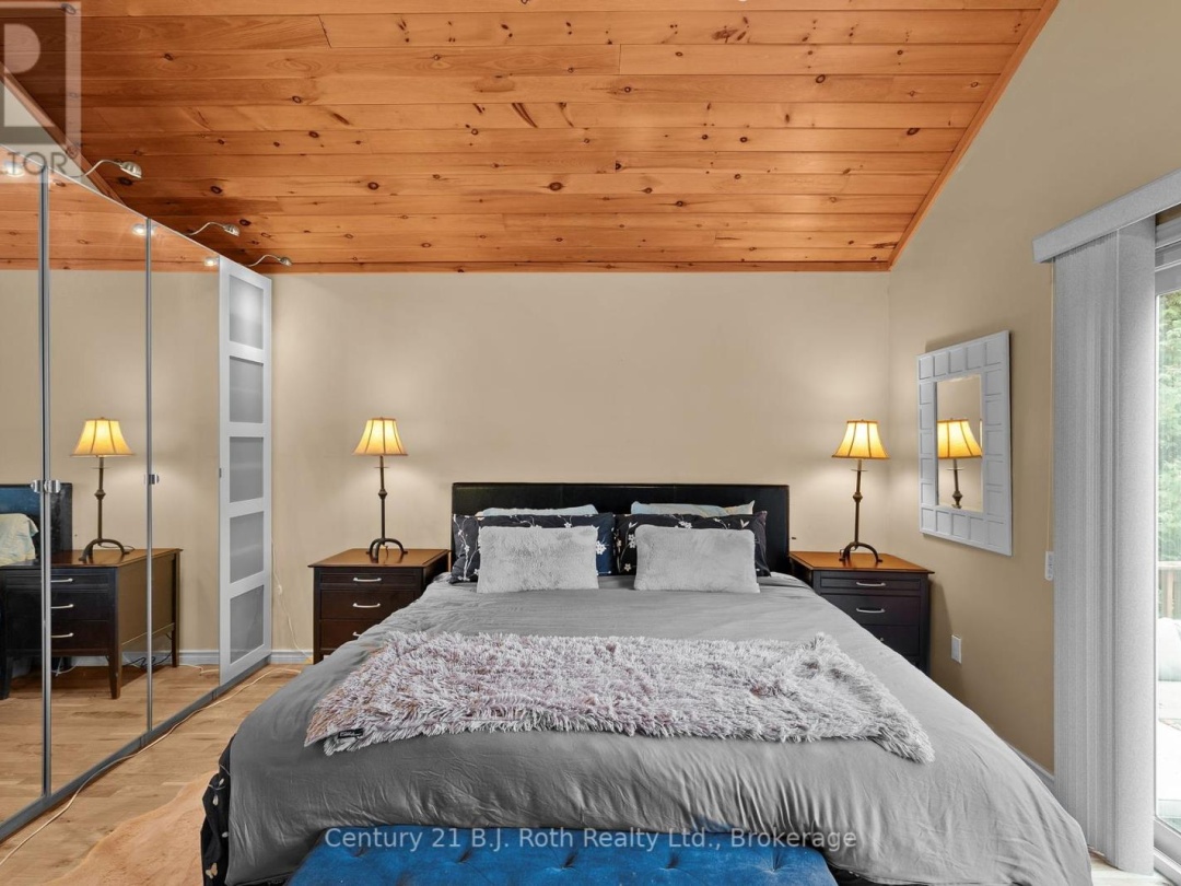 3772 Harry's Lane, Lake Simcoe