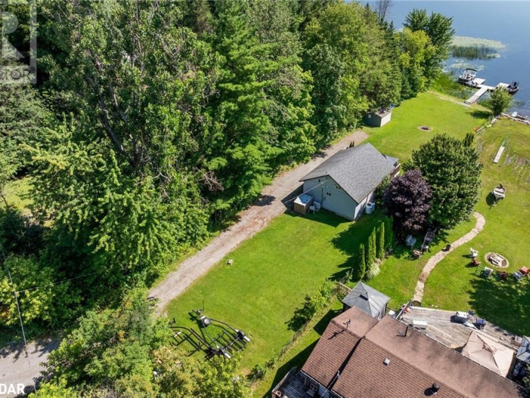 104 Fulsom Crescent, Dalrymple Lake