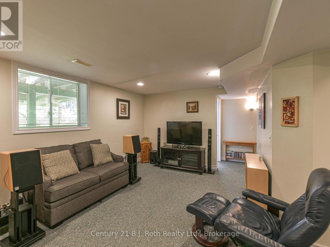2289 SOUTHWOOD ROAD, 