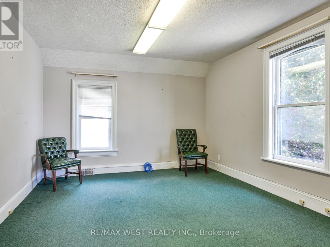 29 ALBERT STREET N, 