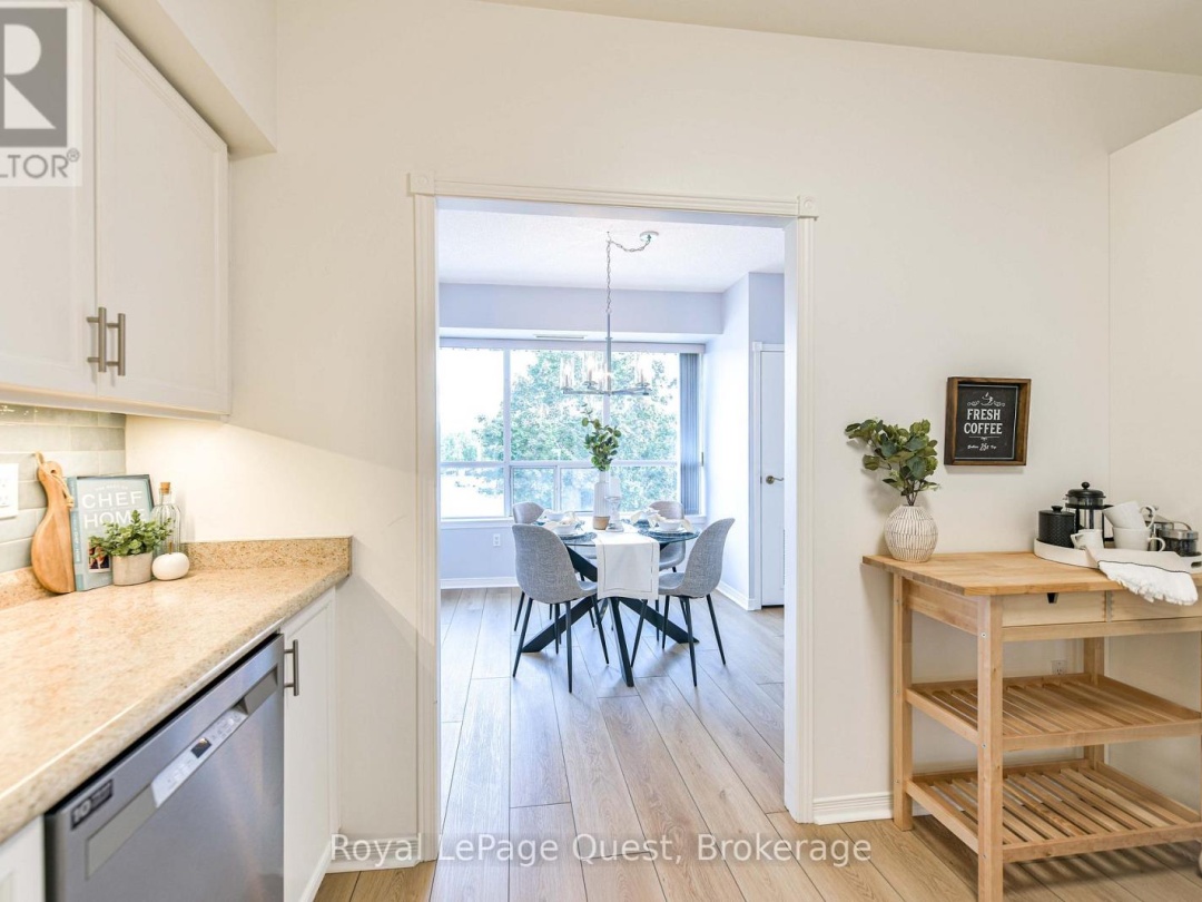 208 - 20 MUSEUM DRIVE, 