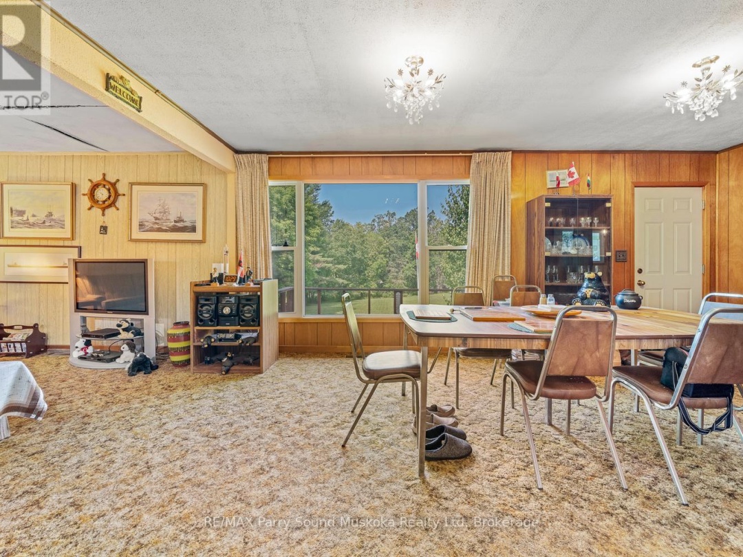 86 LAKESIDE CRESCENT, 