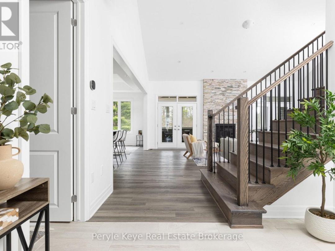 30 DYER CRESCENT, 