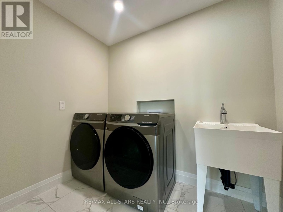 6 - 21 HAMPTON LANE, 
