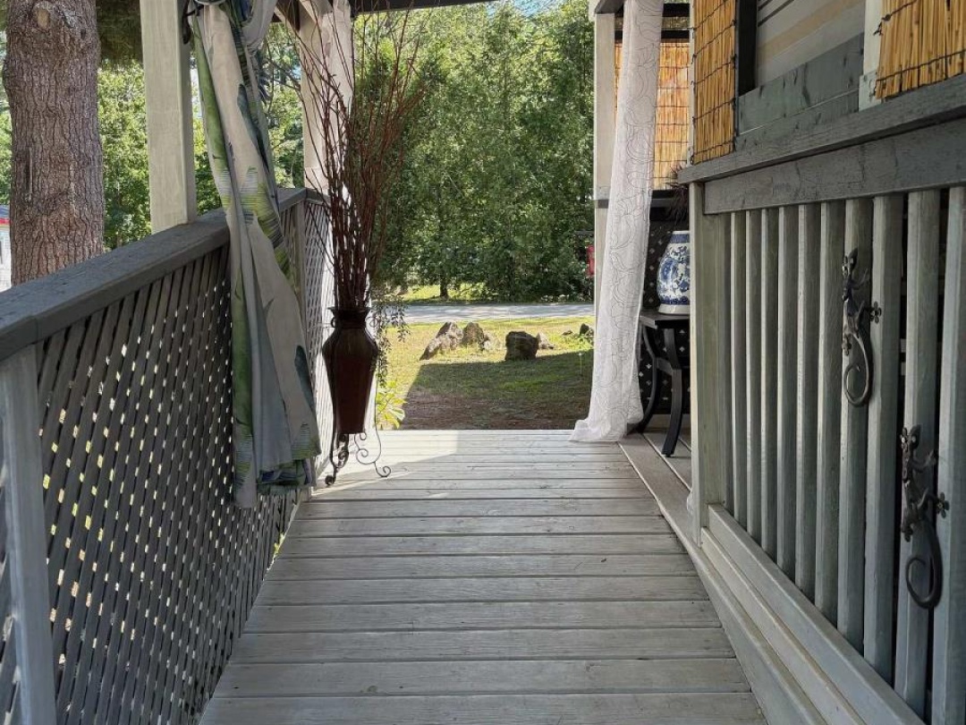 UNIT 402 - 1713 HIGHWAY 11, SOUTH S, 