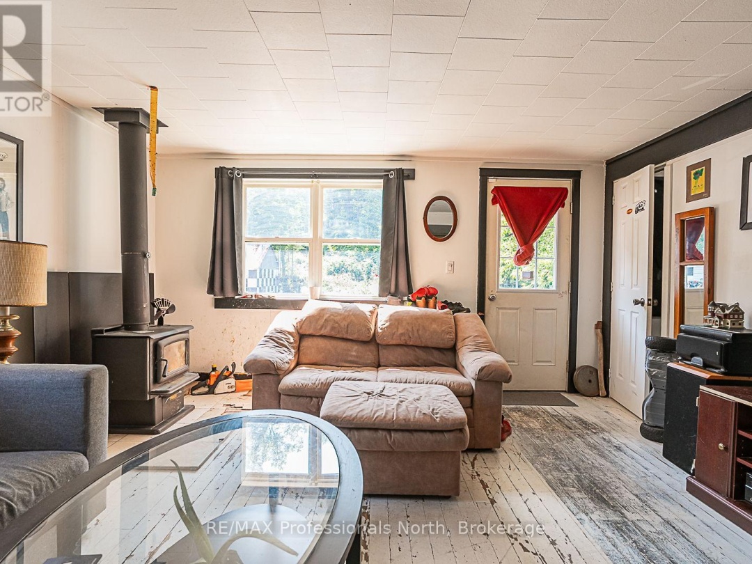 1063 RAVINE ROAD, 