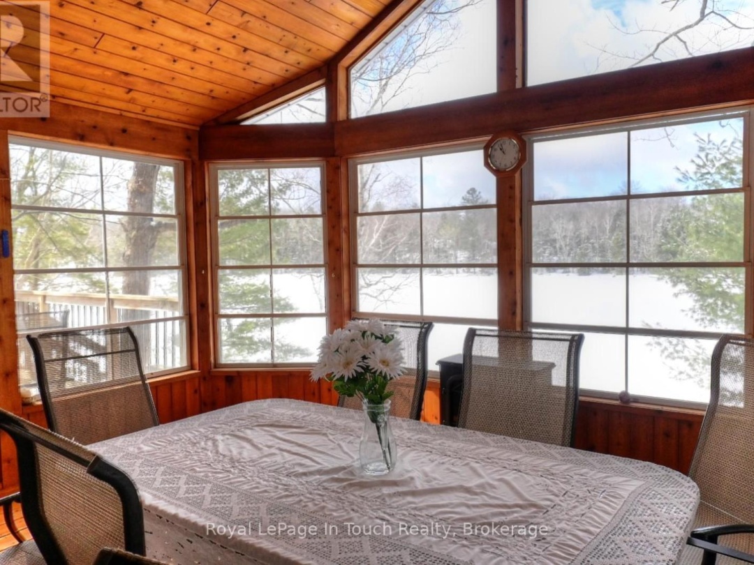 476 Hungry Bay Road E, Six Mile Lake
