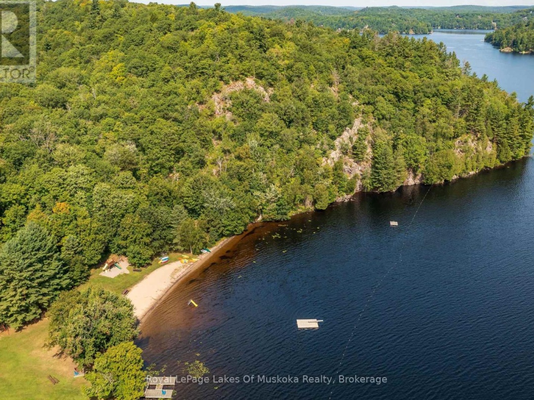 32 MAPLE LEAF DRIVE, Lake Vernon