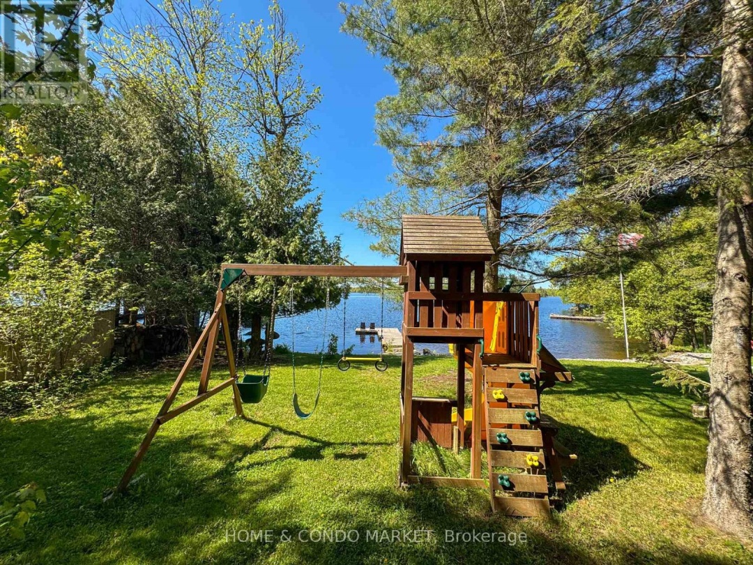 14 CHARLES AVENUE, Manitouwabing Lake