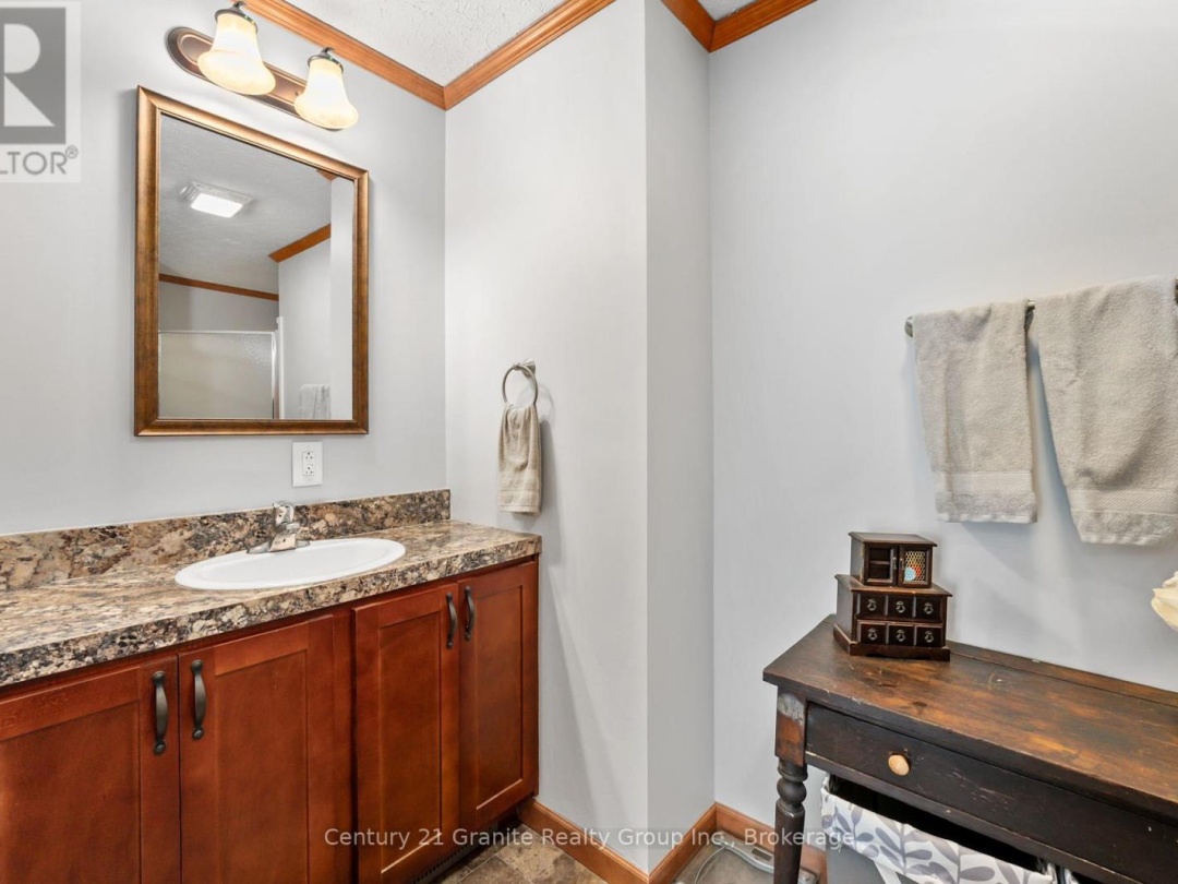 2275 KENNISIS LAKE ROAD, 
