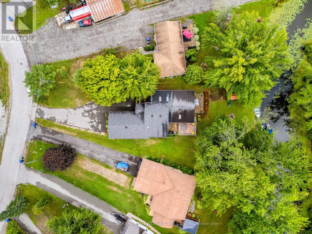 2656 WESTSHORE CRESCENT, 