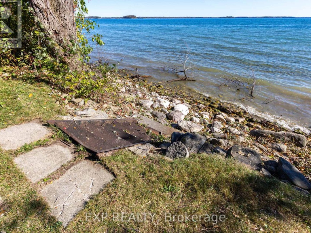 255 MOON POINT DRIVE, 