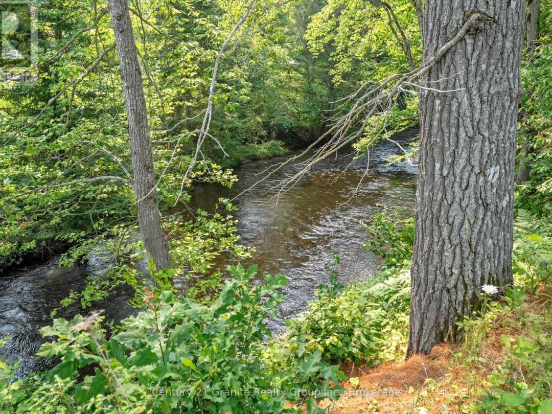 2275 KENNISIS LAKE ROAD, 