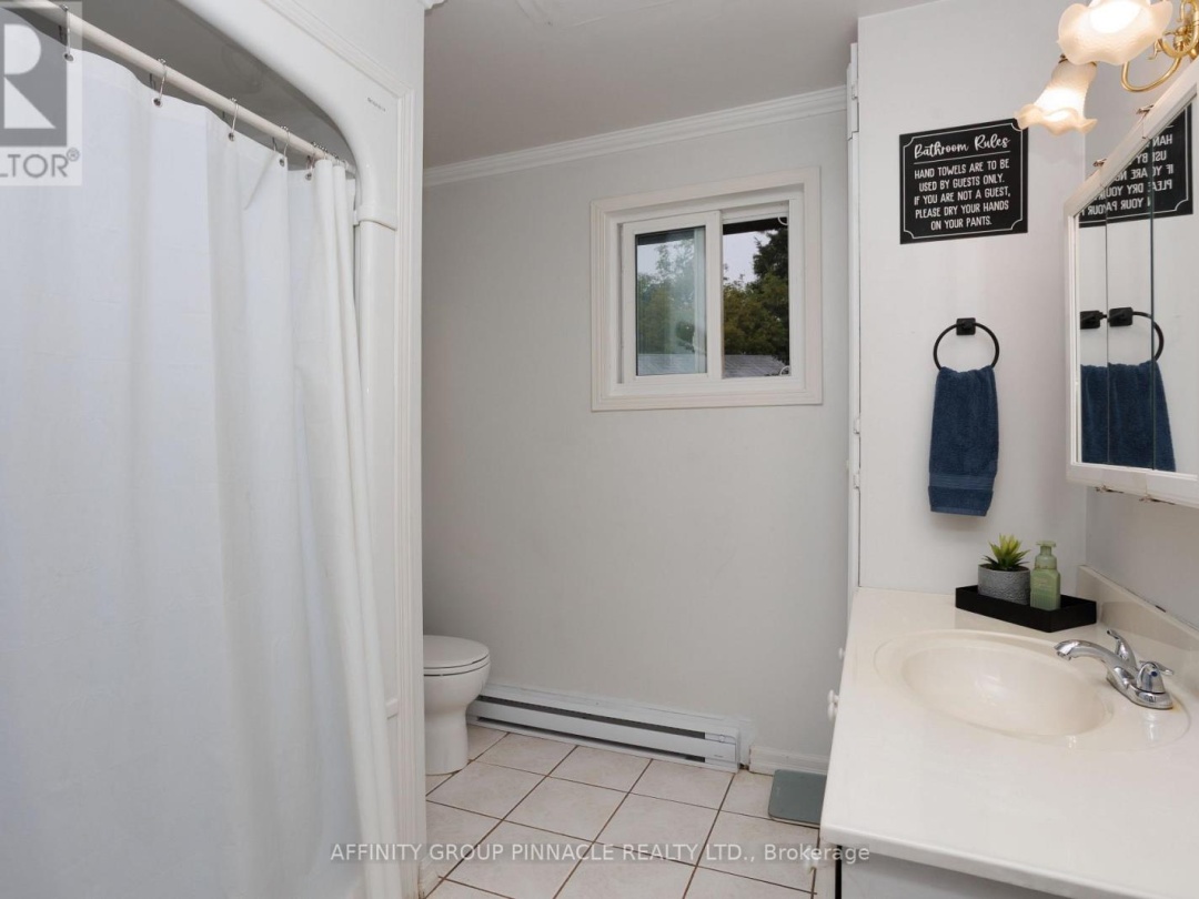 828 NORTHLINE ROAD, 